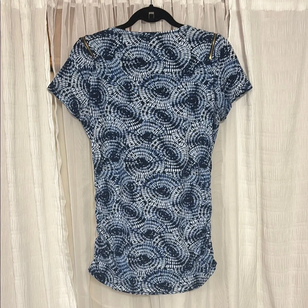 Blouse of Michael Kors.. Blue pattern